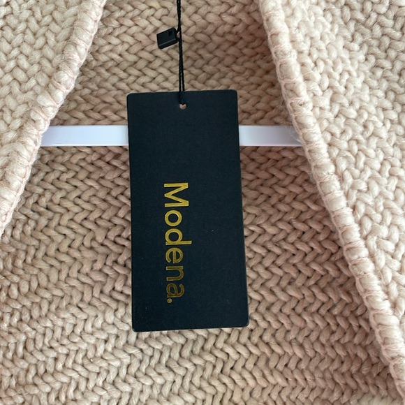 Modena Shawl - Picture 3 of 6